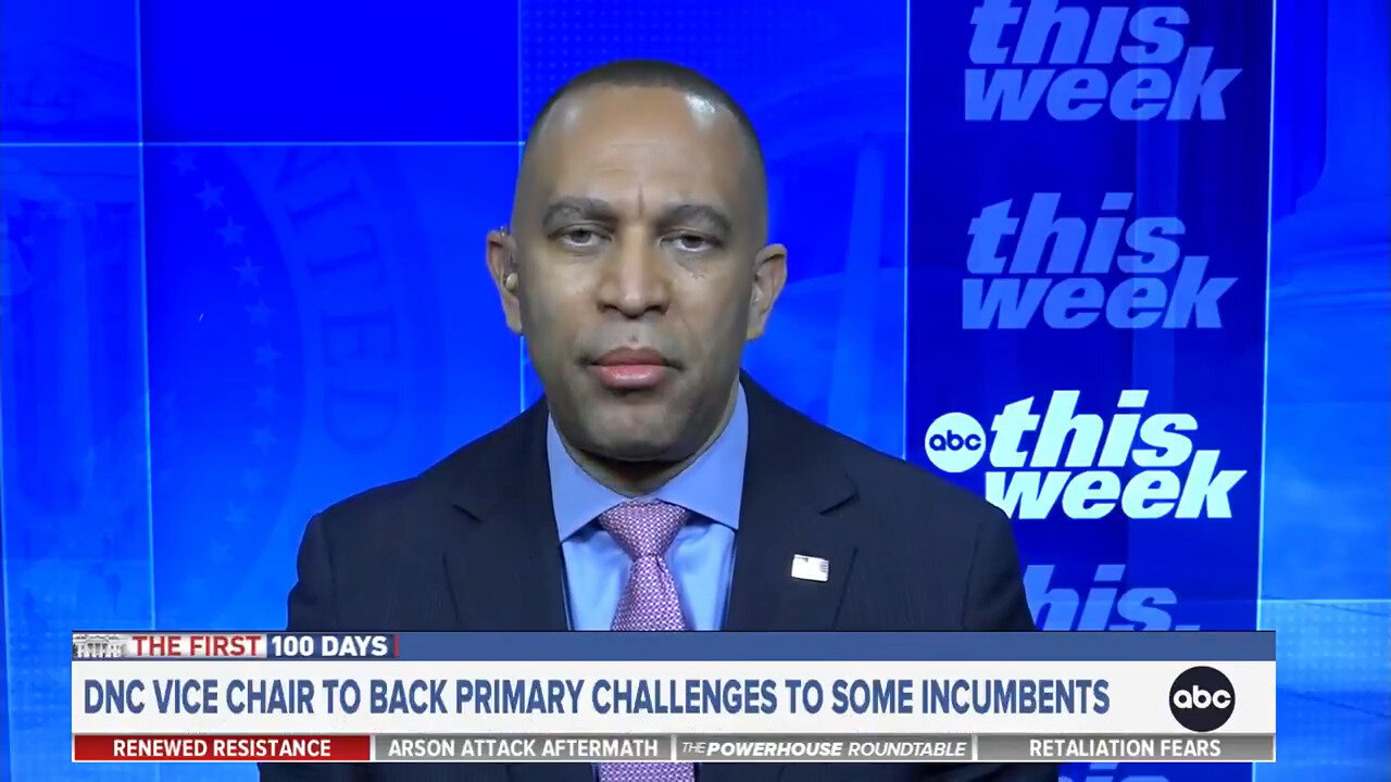 Hakeem vs. Hogg: Dem Lawmaker Breaks With Vice Chair's Focus Of Primarying Incumbents