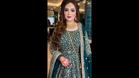 “HENS GO WILD!” 🎶🐣✨