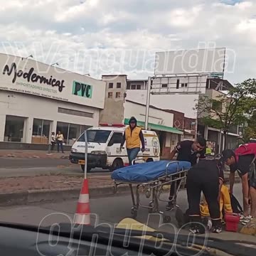 Una escobita fue arrollada por una moto en Bucaramanga