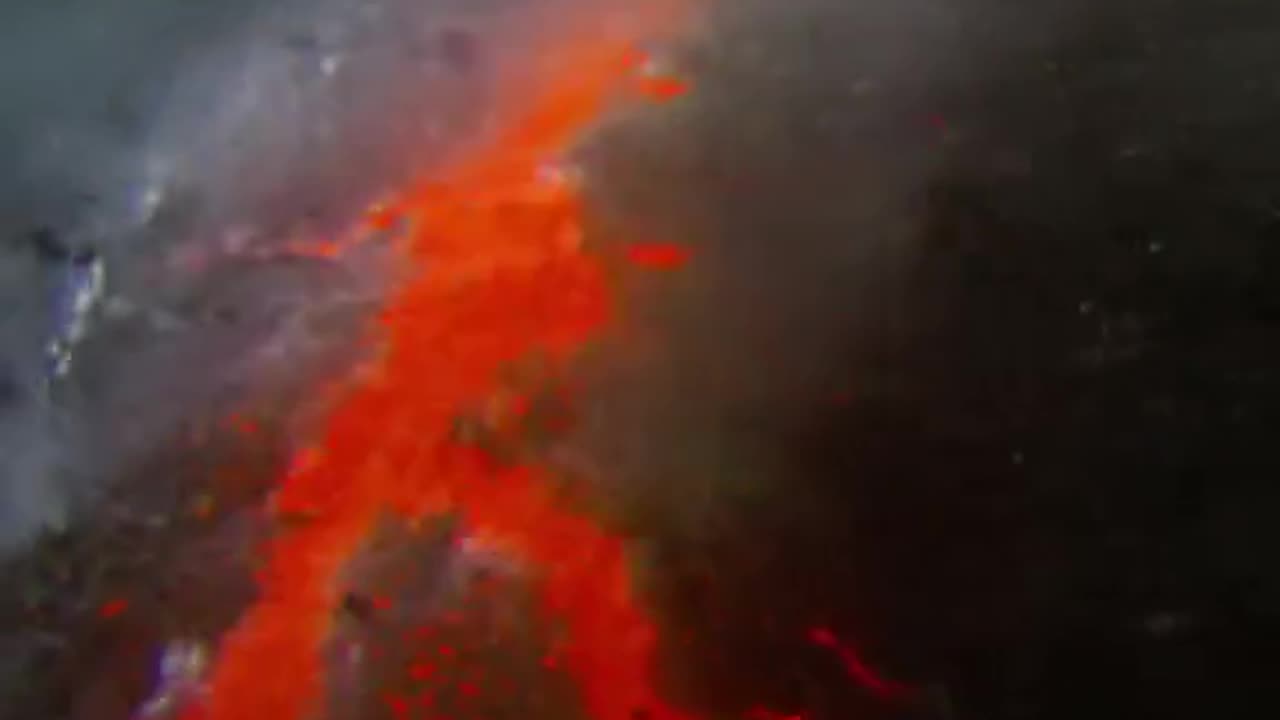 How underwater volcanoes bring life to the whole ocean