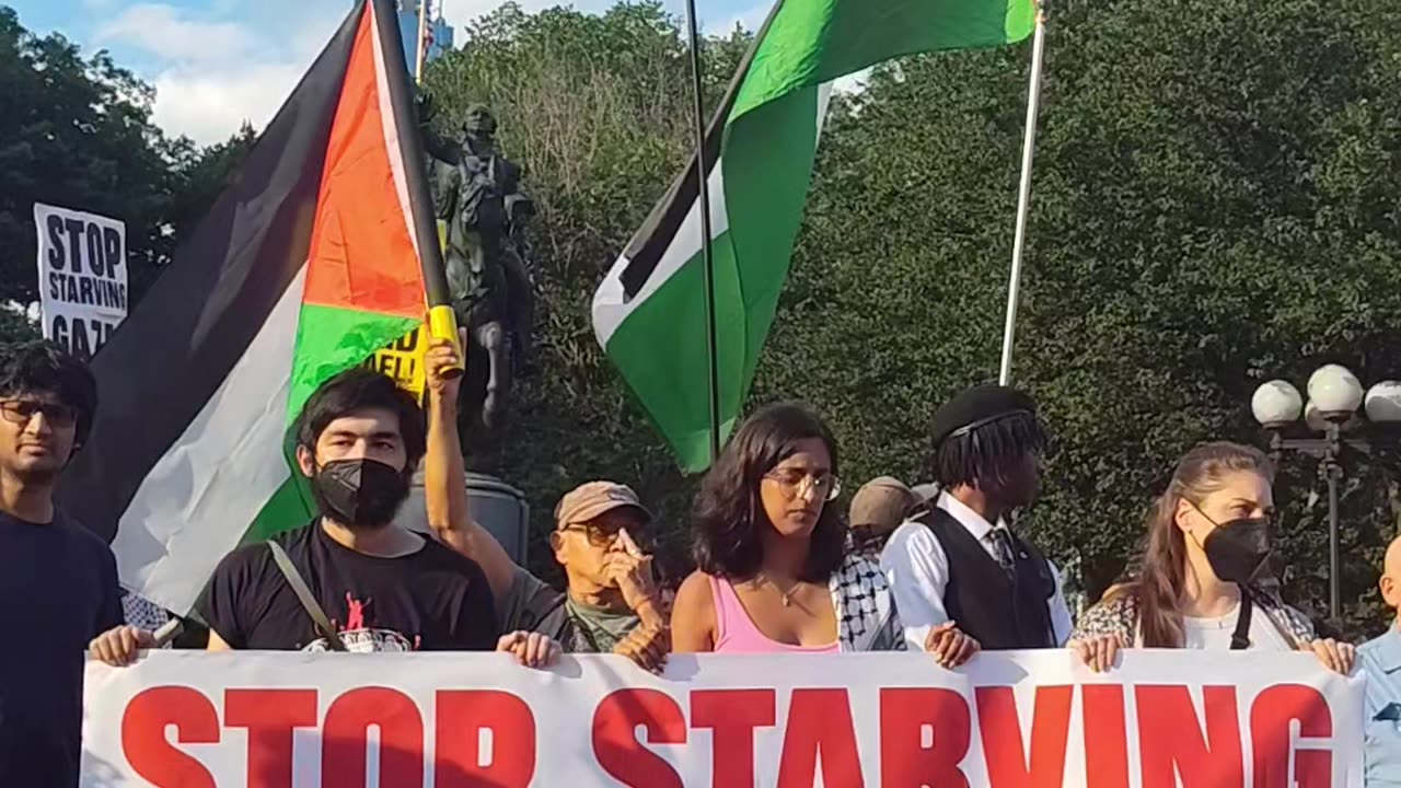"STOP STARVING GAZA NOW!" say New Yorkers. 1 of 5