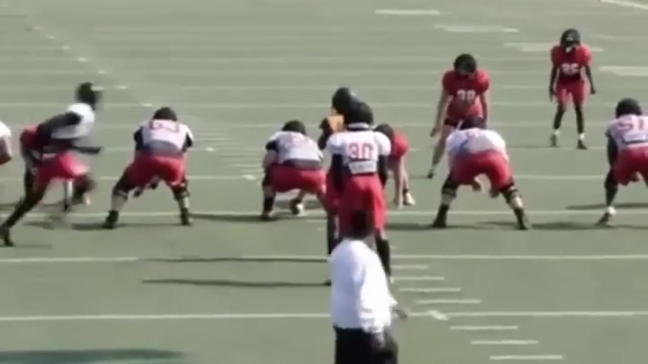 QB made a business decision after watching that hit 😳 #shorts #football #nfl
