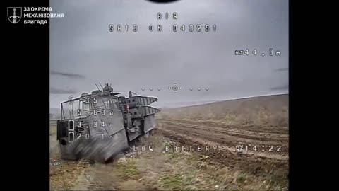 💥 The destruction of a Russian pontoon bridge vehicle by soldiers from the 33rd Brigade