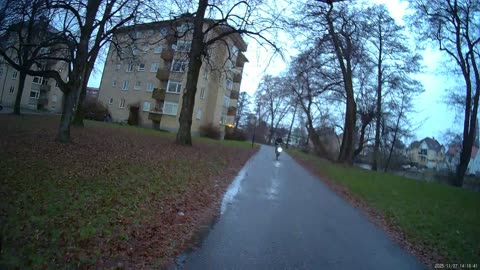 Promenad i regnet. Var också in på Gallerior. Örebro 27 Nov. 2025