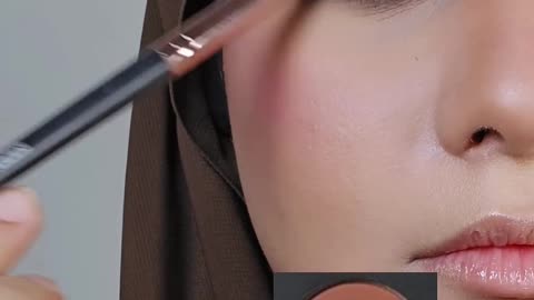 Indian smoky eye makeup