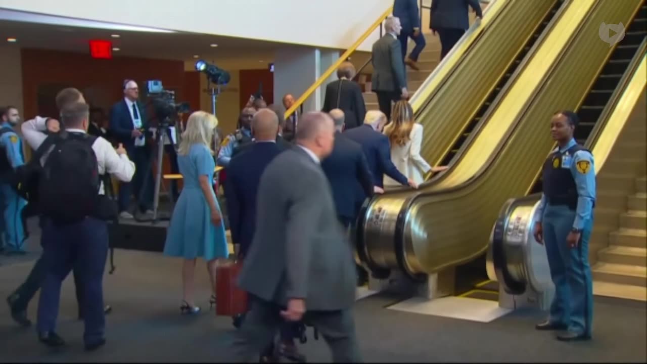 Escalator at UN headquarters immediately stops as Trump and Melania step on it shortly