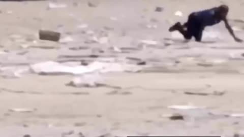 One of the aid seekers is injured