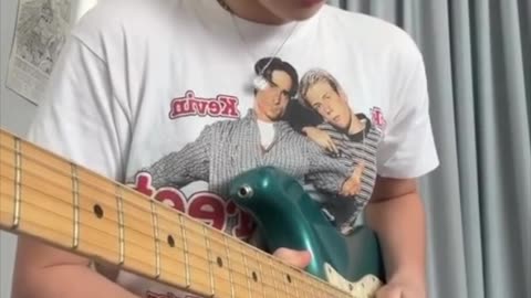 🎸 lizzieguitarstuf #FlowMe