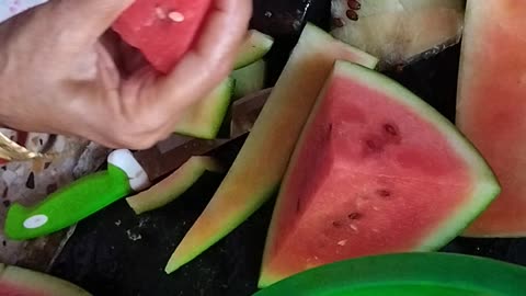 Unique Cutting skills of watermelon