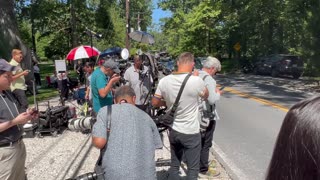Several FBI agents coming out at 2:00 - 8/22/25