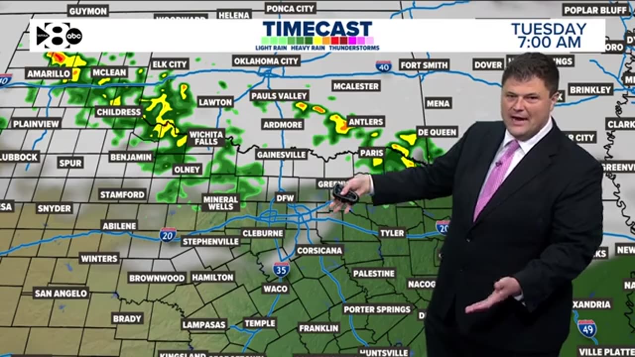 DFW Weather: Staying hot and mainly rain-free this weekend, 80s and rain next week