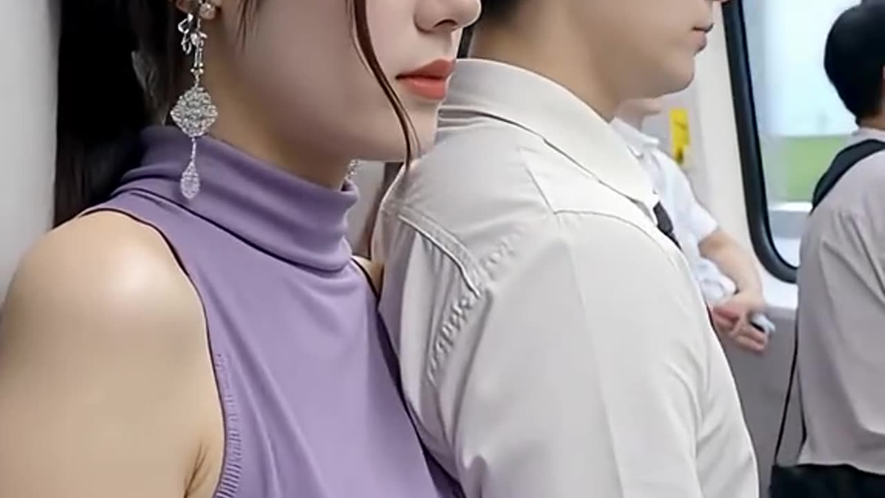 Korean Pretty Girl on Train Bu$ted