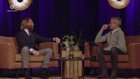 Menno Bakker - Upstream - Een officier leert over de kracht van kwetsbaarheid