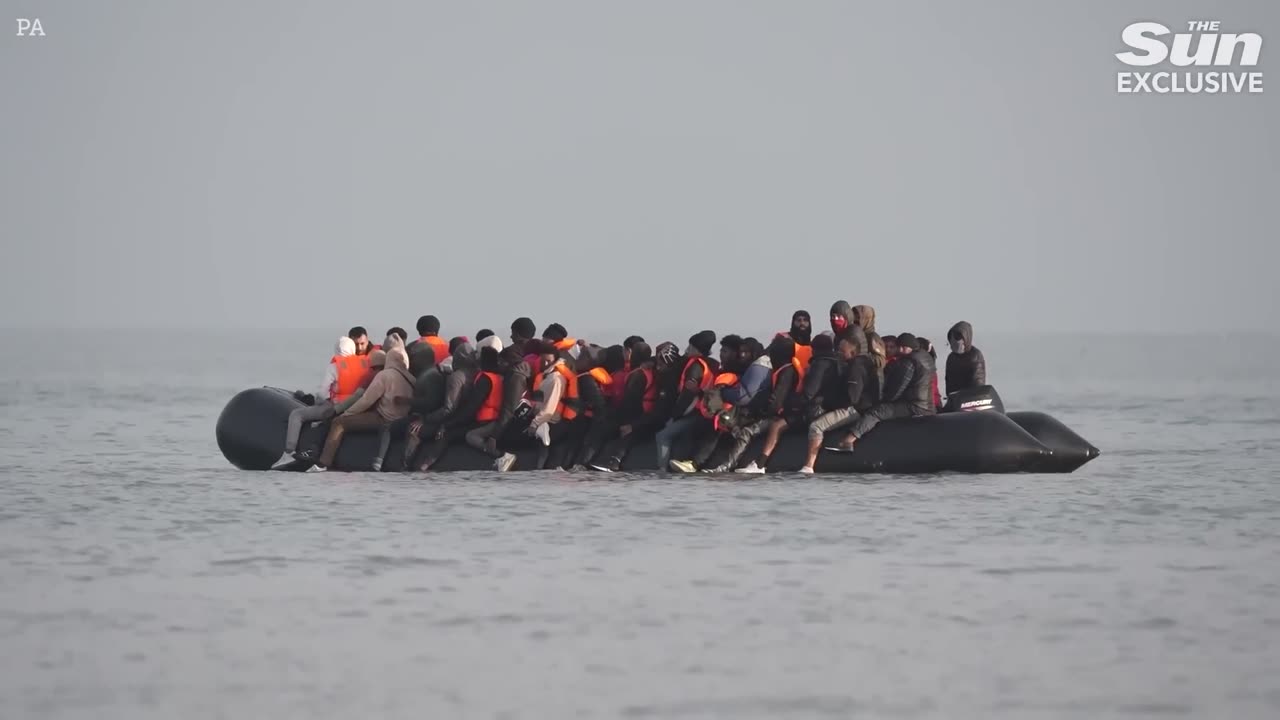 More than 1,100 migrants cross to UK in packed dinghies as Starmer 'loses control of border'