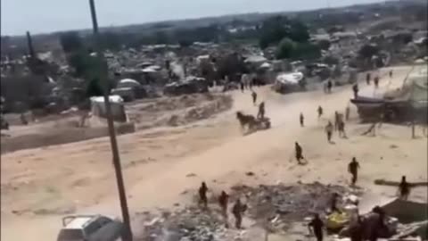 Gaza food aid lands on refugees tent