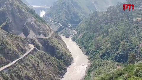🇮🇳👀🇵🇰 India opened several gates of the Baglihar Hydroelectric Power Project Dam