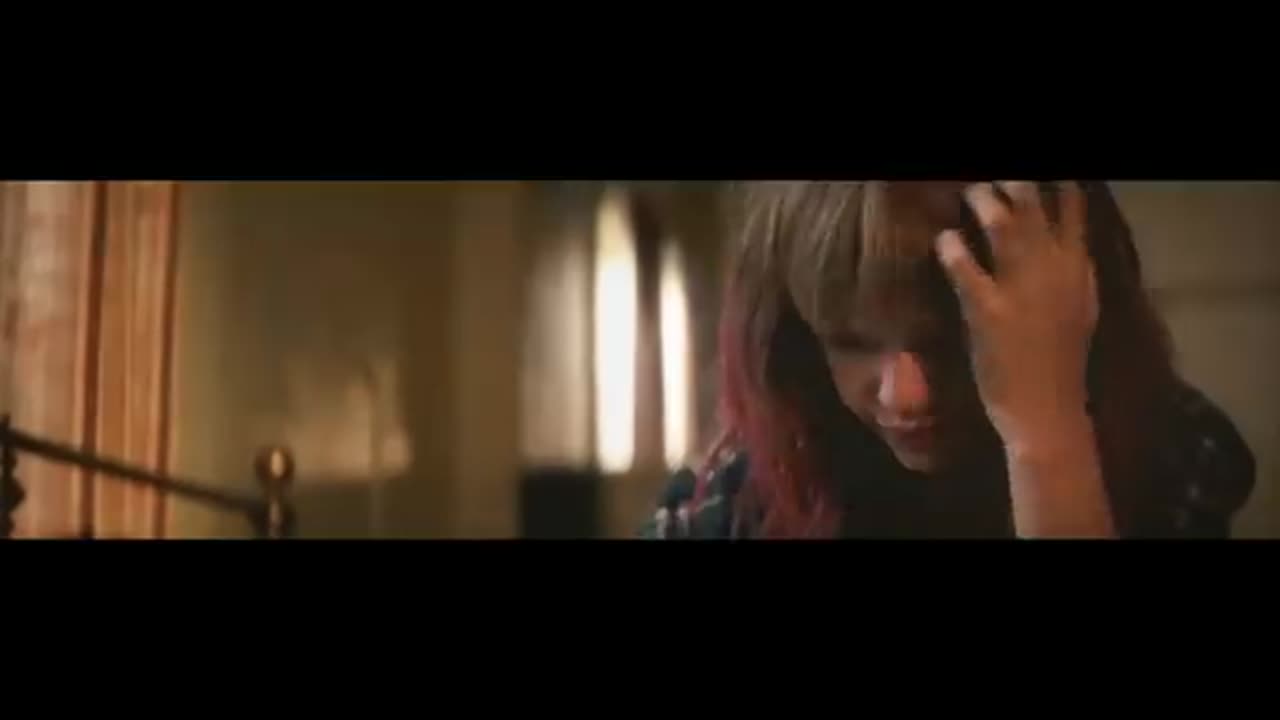 Taylor Swift _ I knew you were trouble (music video)