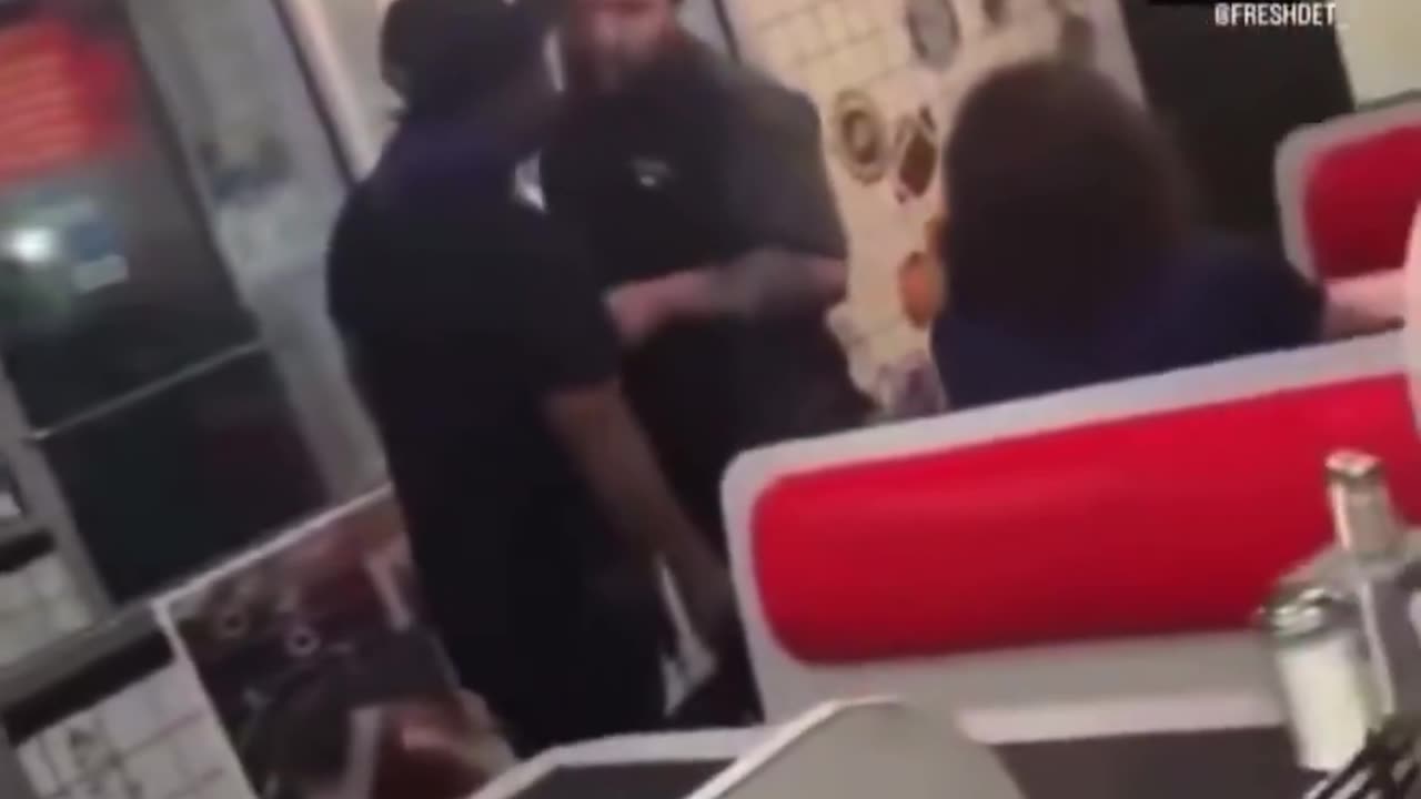 White Guy Beats The Hell Out of a Black Zionist