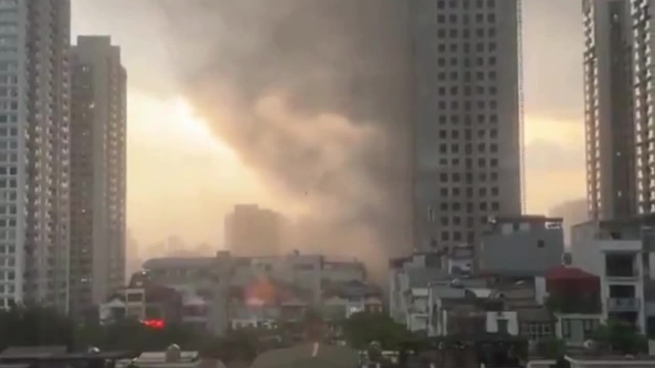 Typhoon Wipha Batters Southern China, 6.7 Lakh Evacuated, Travel Disrupted, Chaos in Hong Kong