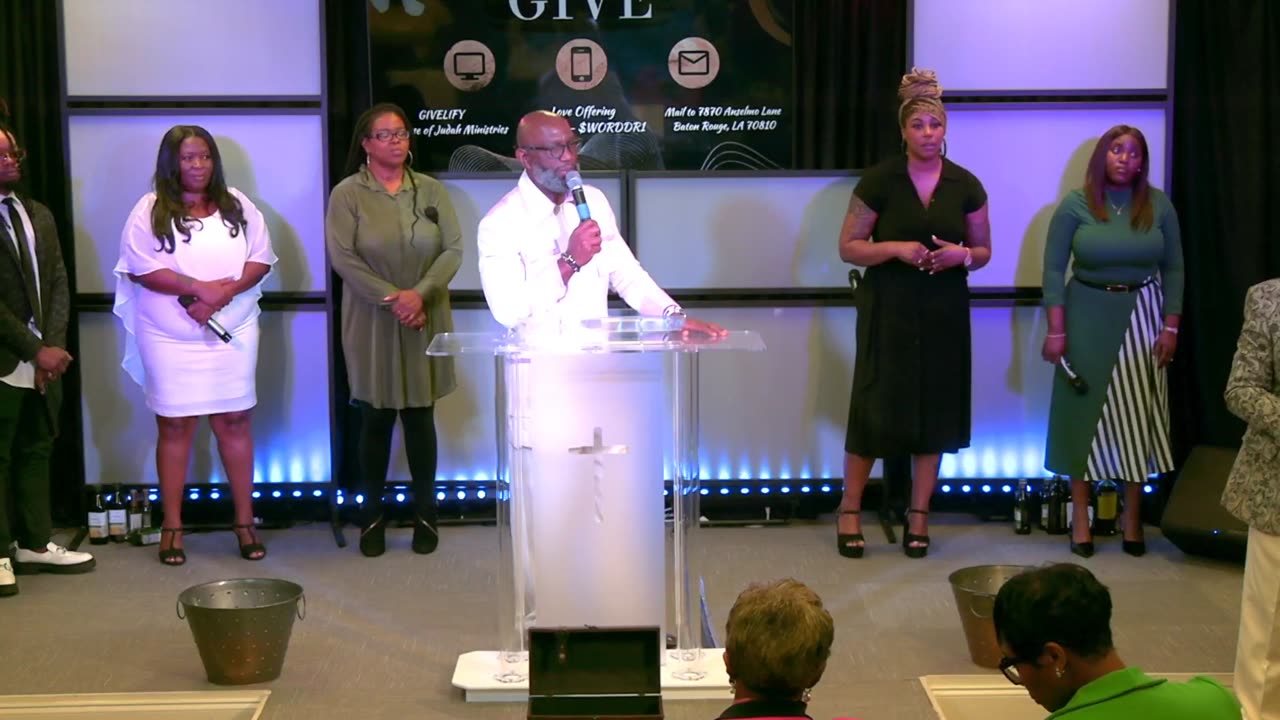 Sunday Morning Worship!