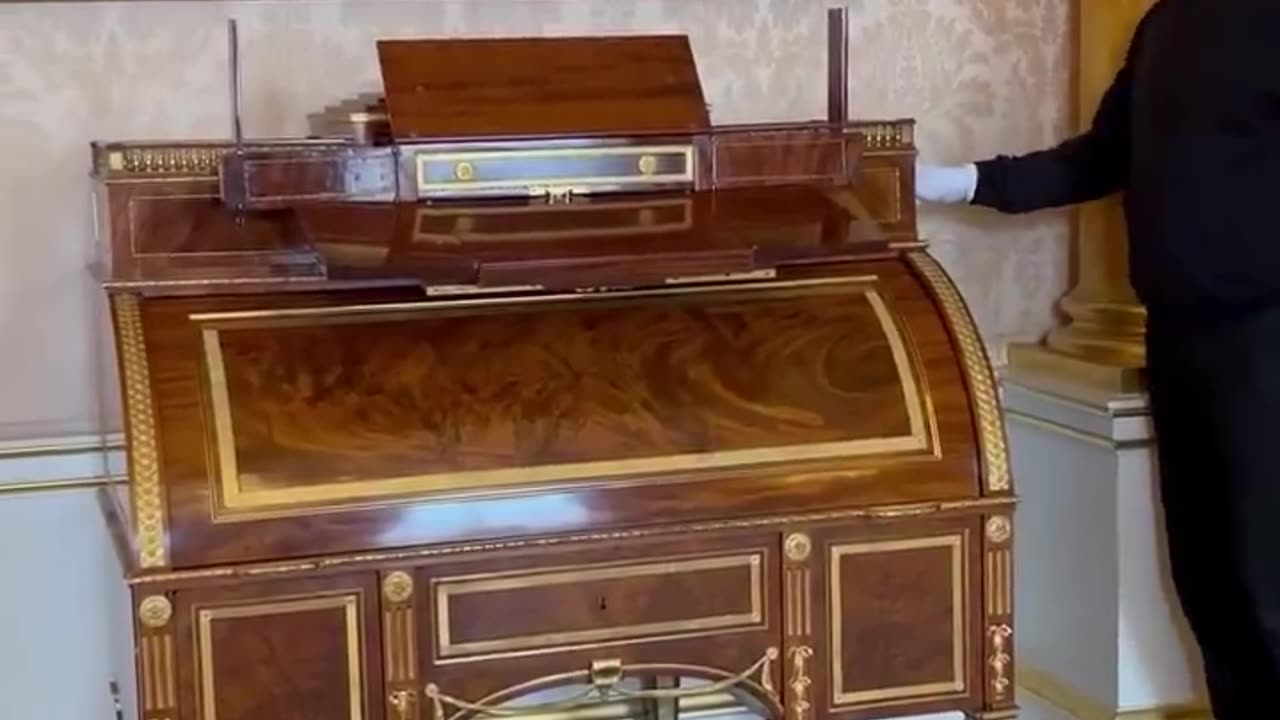 Amazing! A 240-year-old mechanical desk crafted by David Roentgen around 1780.