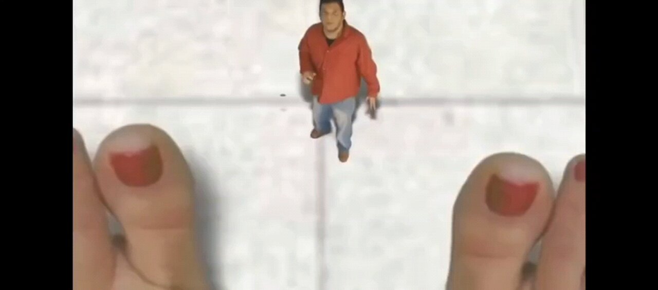 Giantess Carissa 2