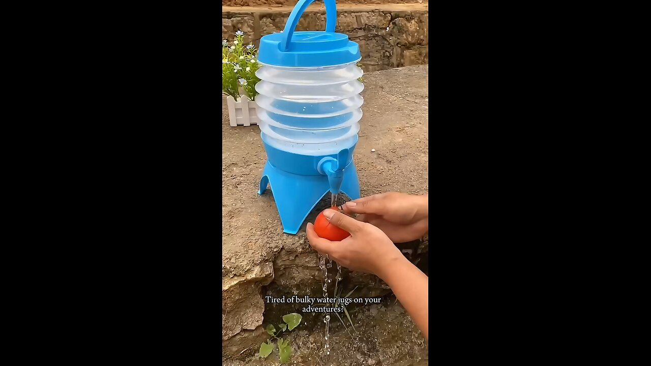 Foldable Outdoor Water Container with Handle – Perfect for Camping, Hiking & Picnics