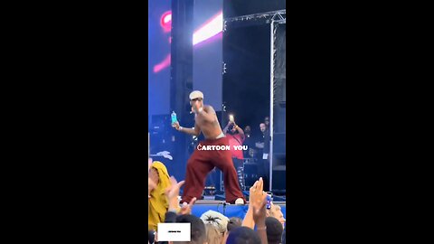 wizkid on stage