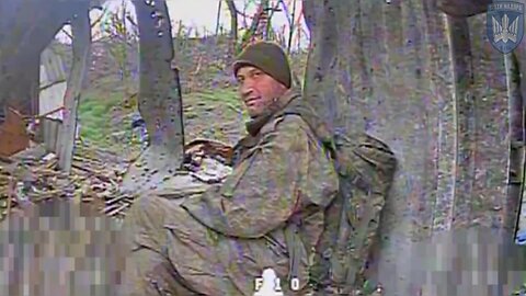 Russian FPV drone brutally attacks fleeing Ukrainian soldiers