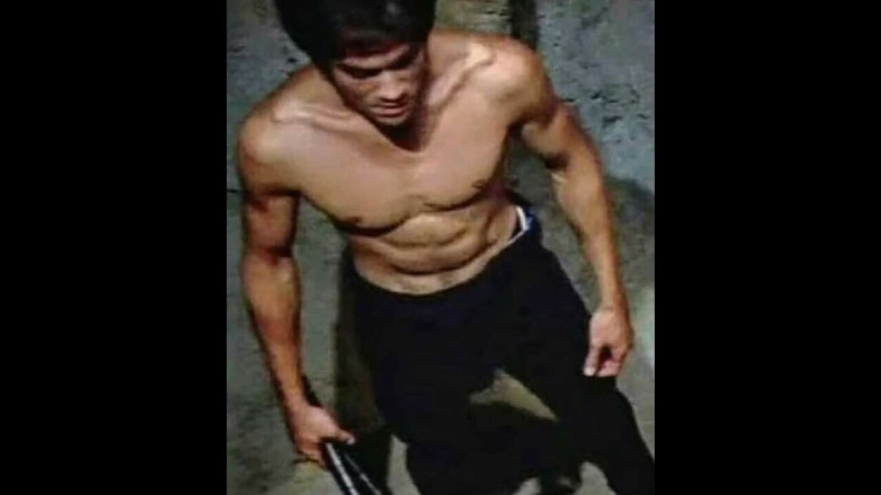 Cross kick Studio Films Bruce Lee Enter the Dragon