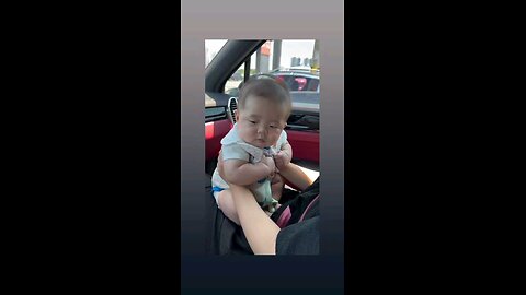 ऐसे नही करना चाहिए बच्चा डर गया