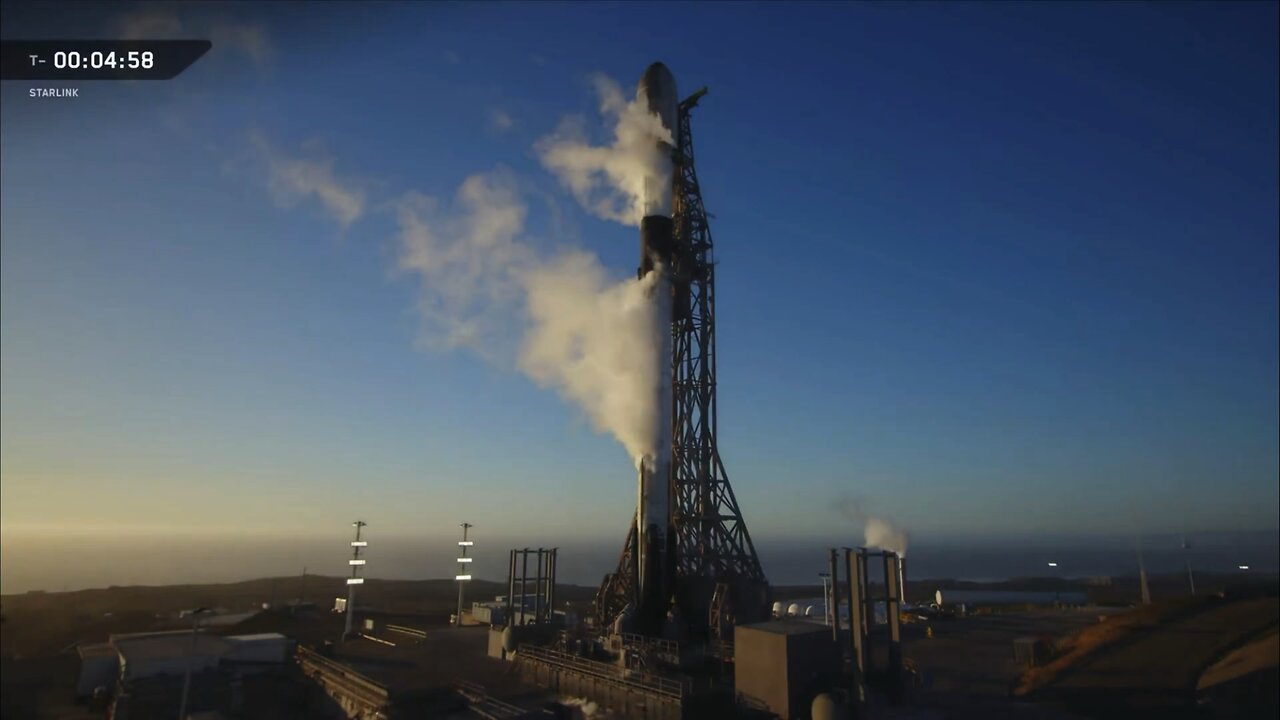 SPACEX LAUNCHES THE STARLINK GROUP (11-21) MISSION.