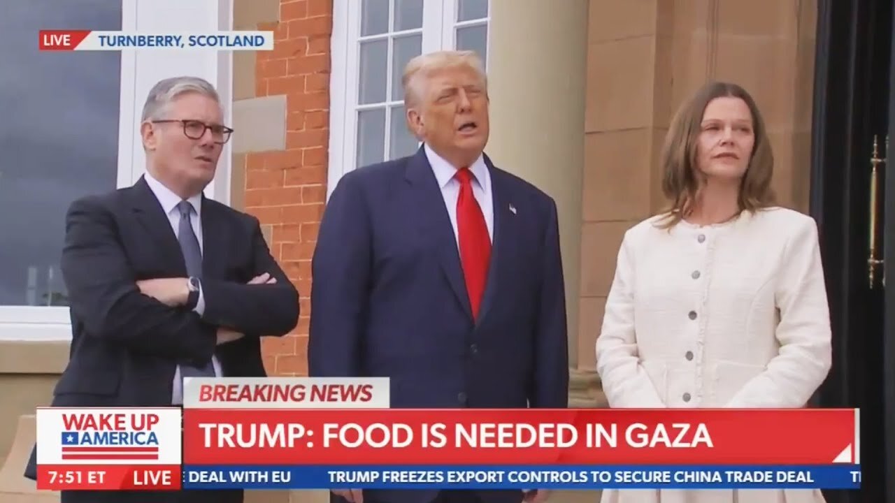 SICK - LOOKING Trumps Screams over bagpipes.