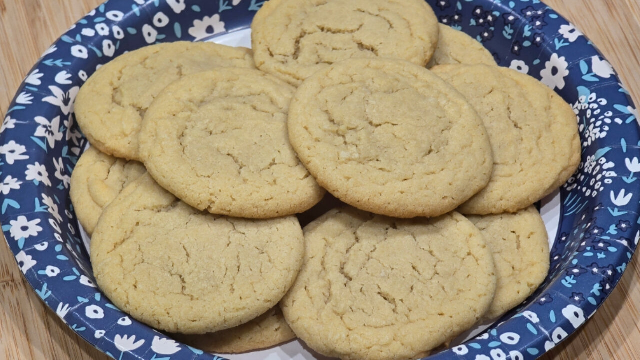 Easy Sugar Cookies (NO CHILL)
