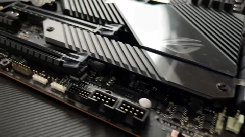Building My First Gaming PC with No Experience... (High-End)