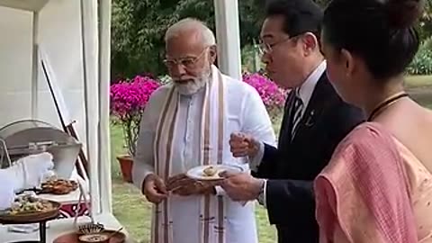 Modi & PM Fumio Kishida had #Golgappa