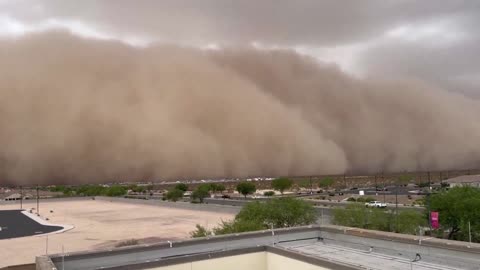 🚨BREAKING: Massive dust storm engulfs Southwest Phoenix, Arizona