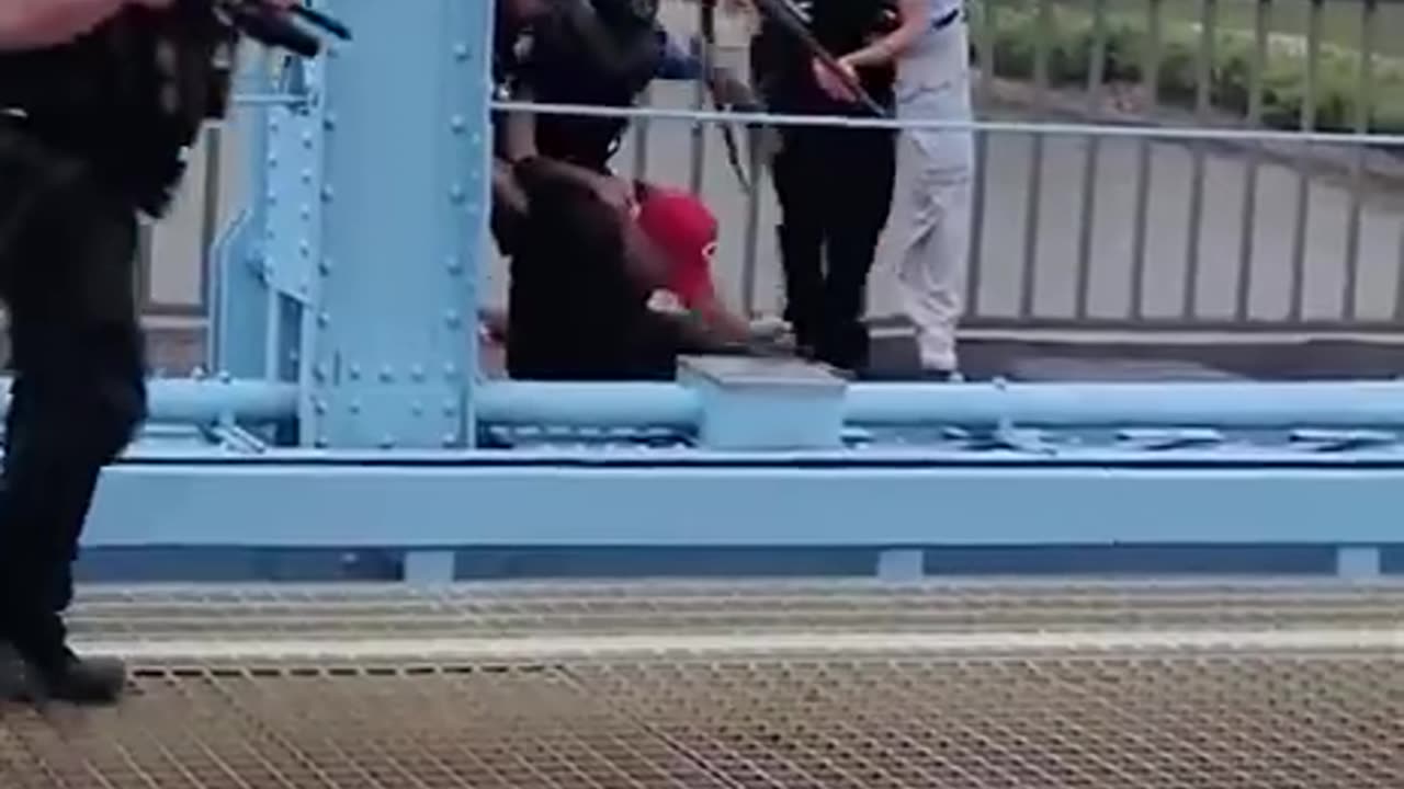 Police Arrest Anti-ICE Protesters on Roebling Bridge Between Ohio and Kentucky