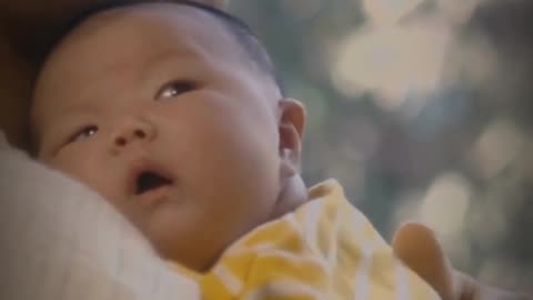 2. The Safest Way to Hold Your Newborn Tips