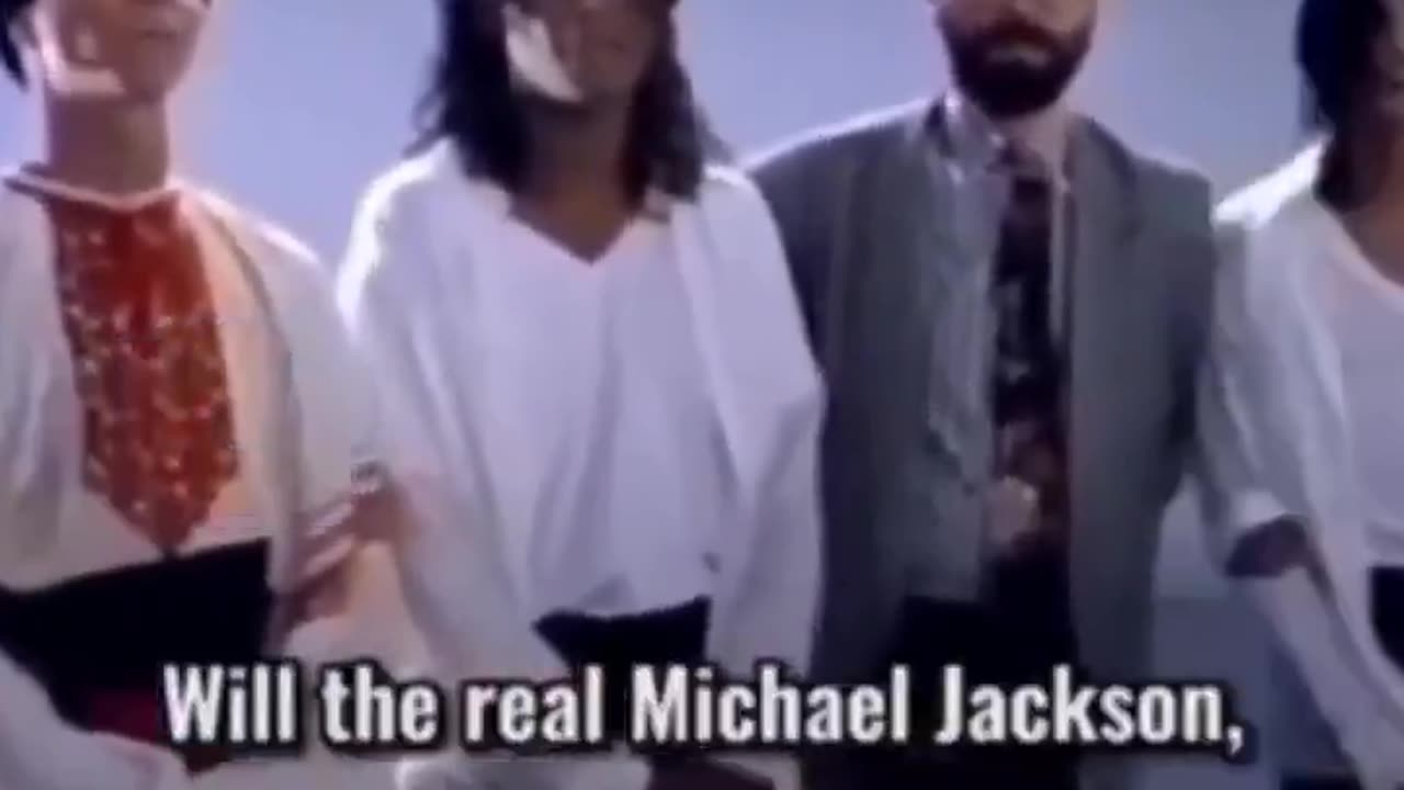 Throwback to when a Michael Jackson impersonator made the real MJ laugh😭