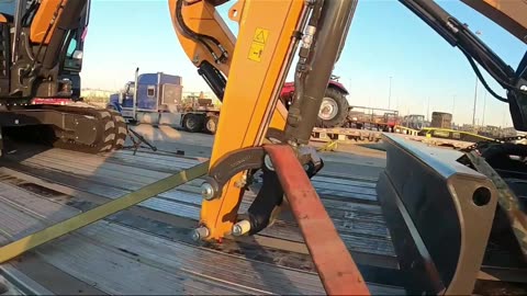 MORE HOES #ourtruckinglife #truckdrivers #reallifetruckers #truckdriver #atruckerslife #trucker