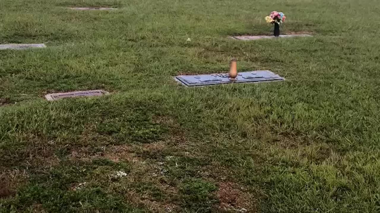 FAMOUS GRAVES - VOL. 575: PAUL BEARER