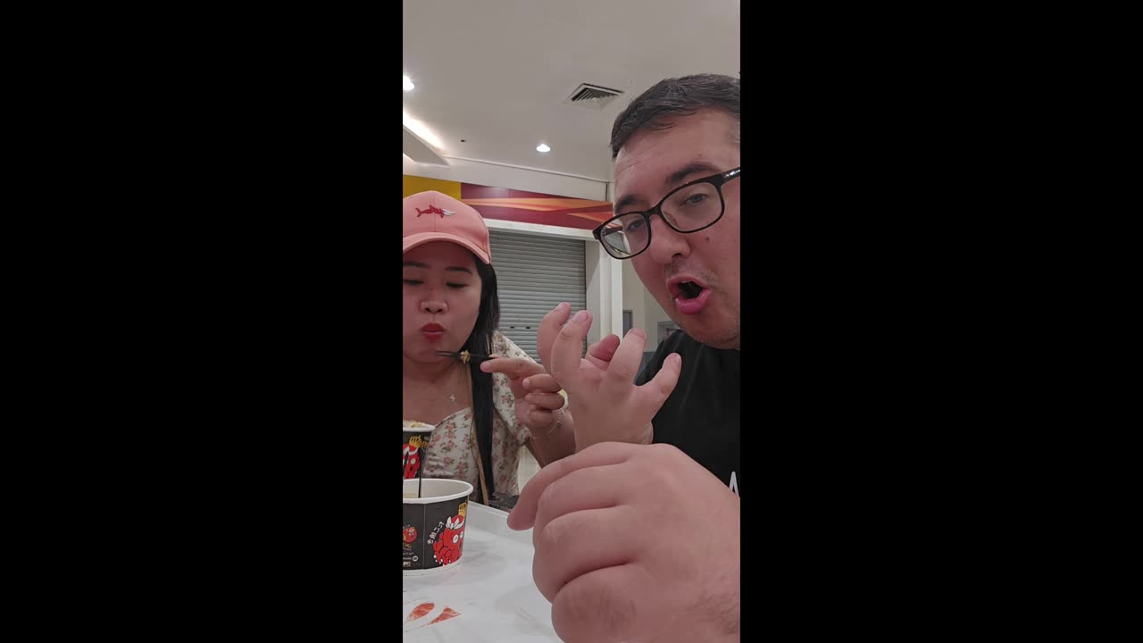 🐙🔥 Trying Tako Tako Queen – Is This the BEST Takoyaki?!