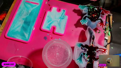 Momma Coop's Got The Pour