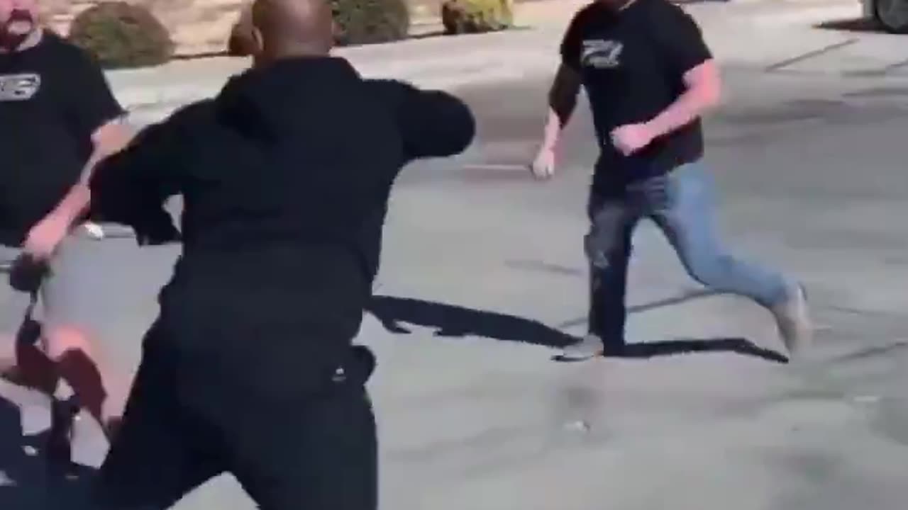 Wack100 Gets Into Heated Scuffle—Blueface’s Manager Isn’t Backing Down 😤🔥
