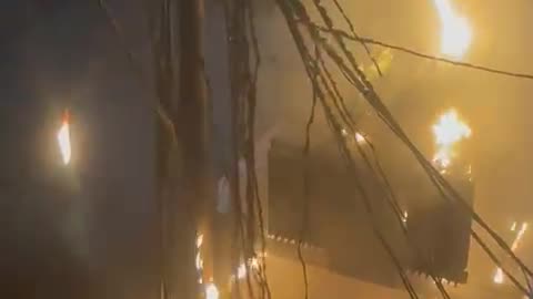 आज सुबह करीब 10 बजे [नदी घाटी ] में आग लग गई। दमकल की गाड़ियाँ मौके पर पहुंच चुकी हैं। कोई जानमाल की