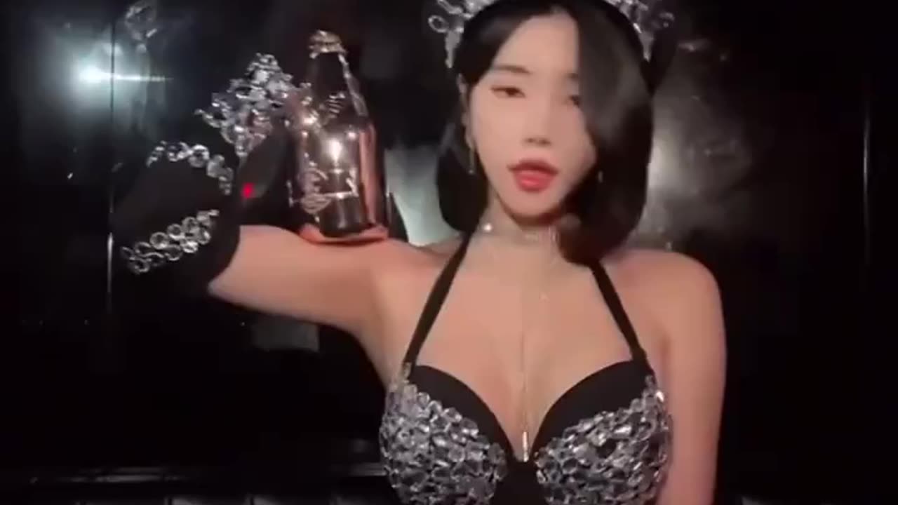 "Main feeling nggak cukup. Yang paham angka, biasanya udah tau ROGTOTO."