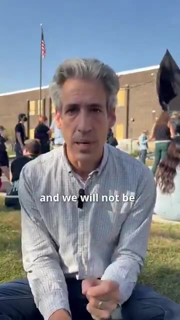 Illinois Mayor Admits Obstrucing ICE Vehicles Friday as they Tried to Leave