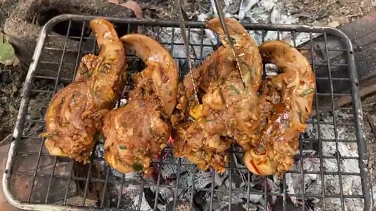 Grilled Pig's Tongue with Spicy Chili Sauce | Grilled Pig's Tongue Recipe