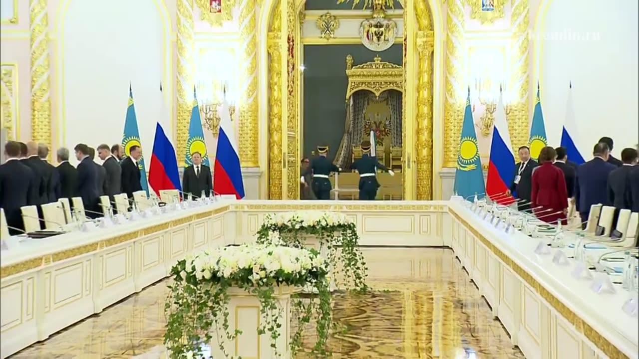 Российско-казахстанские переговоры продолжаются с участием членов делегаций